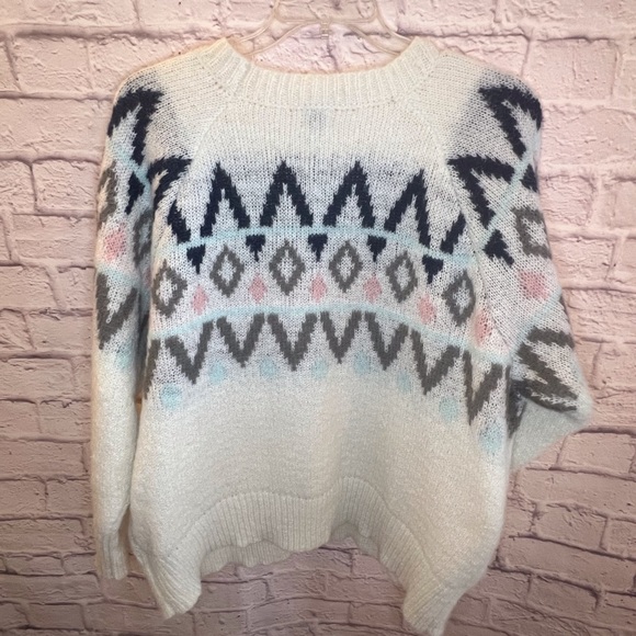 A New Day Fuzzy geometric sweater - Picture 2 of 6